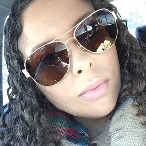 Meet your Posher, Tonya